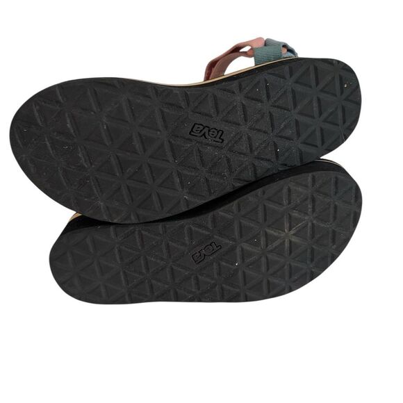 Teva Pink and Blue Sandals Minimalist Toe-Loop Design EUC - Picture 2 of 6